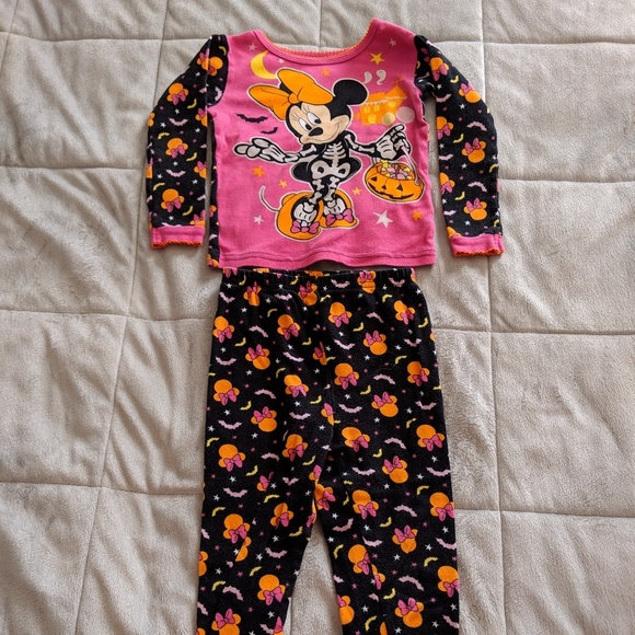 Girls Minnie Mouse Pajama Set bundle 4T - Picture 7 of 7